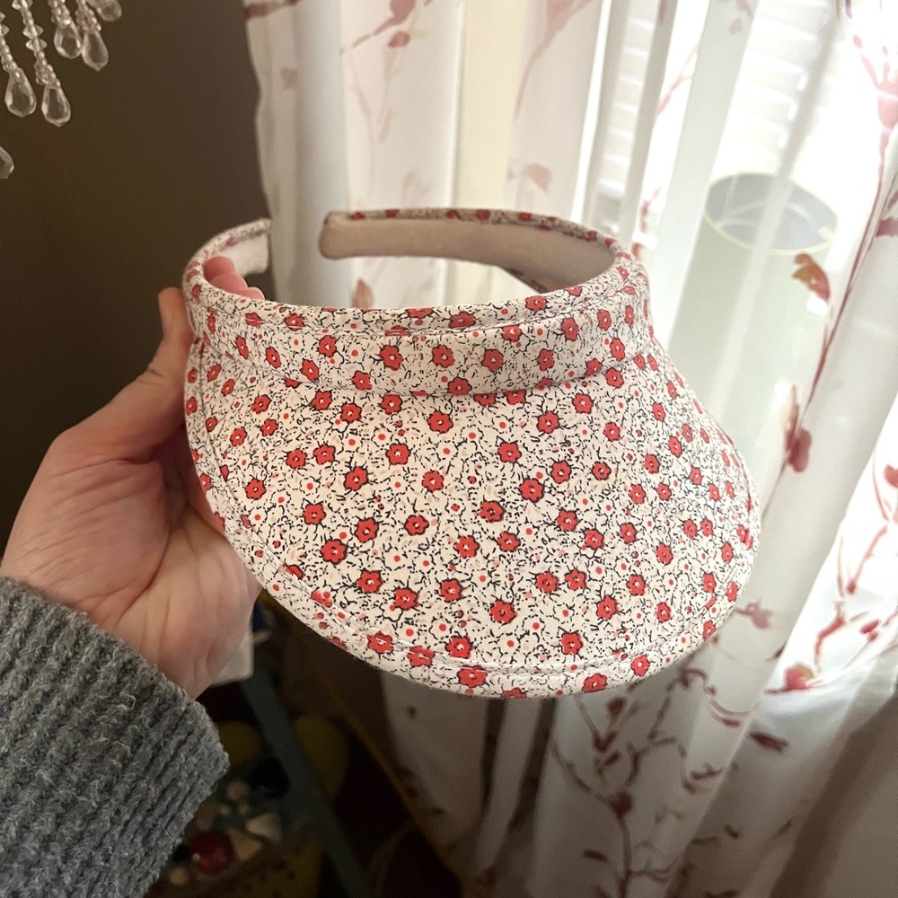 Vintage flower pattern visor
